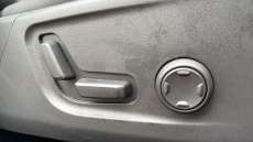 Volvo XC40 2.0 B4P Plus Dark 5dr Auto Petrol Estate